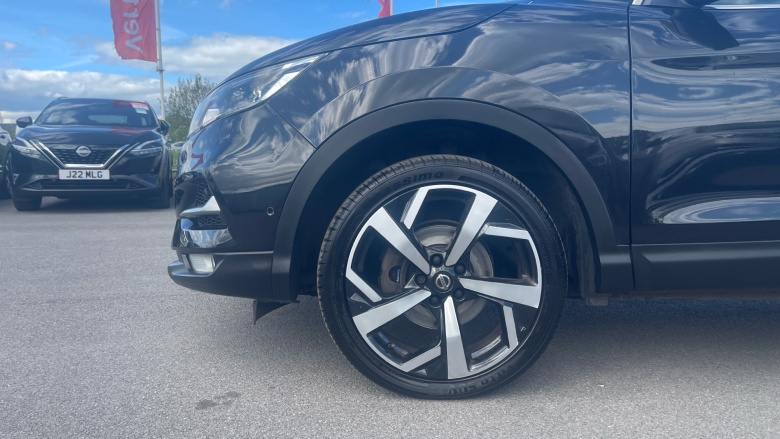 Nissan Qashqai 1.3 DiG-T Tekna 5dr Petrol Hatchback